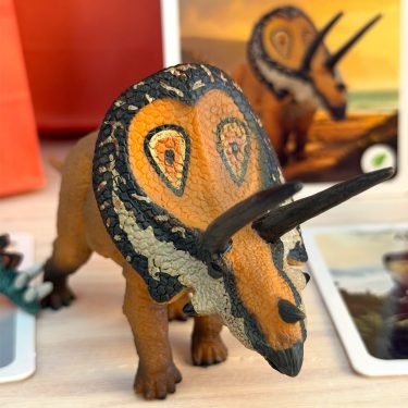 Julkalender för barn - Dinosaurier - 24 dinosauriefigurer och faktakort - Image 8